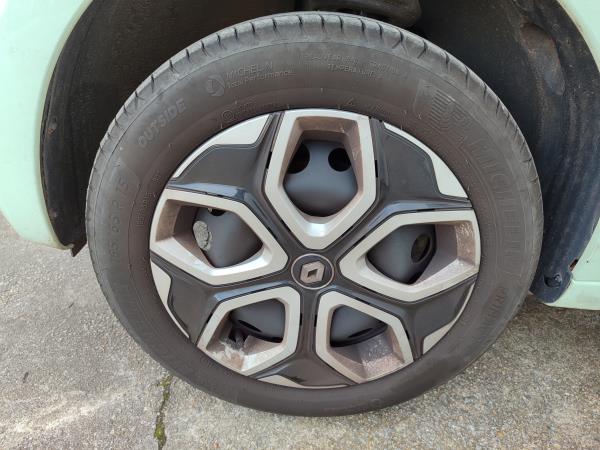 Twingo III  RENAULT Twingo III (BCM_) Imagem-11