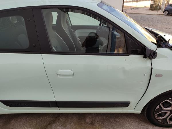 Twingo III  RENAULT Twingo III (BCM_) Imagem-24