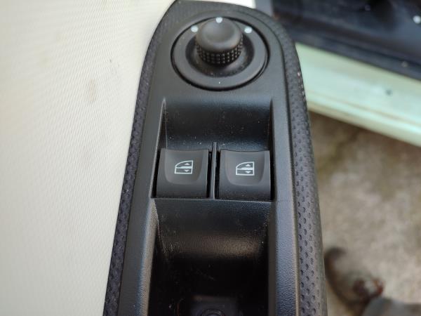 Twingo III  RENAULT Twingo III (BCM_) Imagem-55