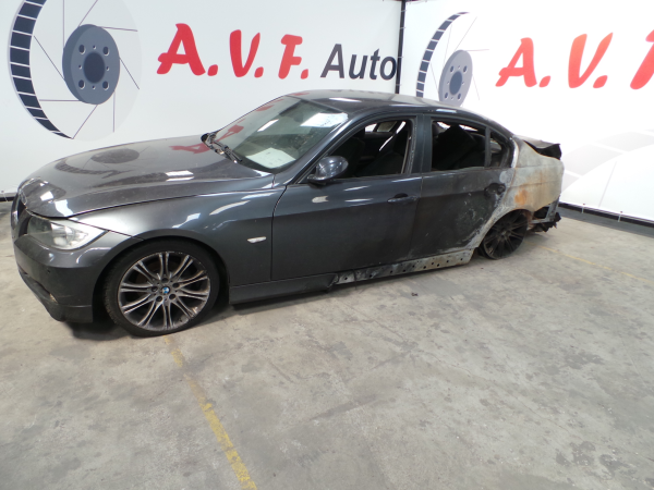 3  BMW 3 (E90) Imagem-2