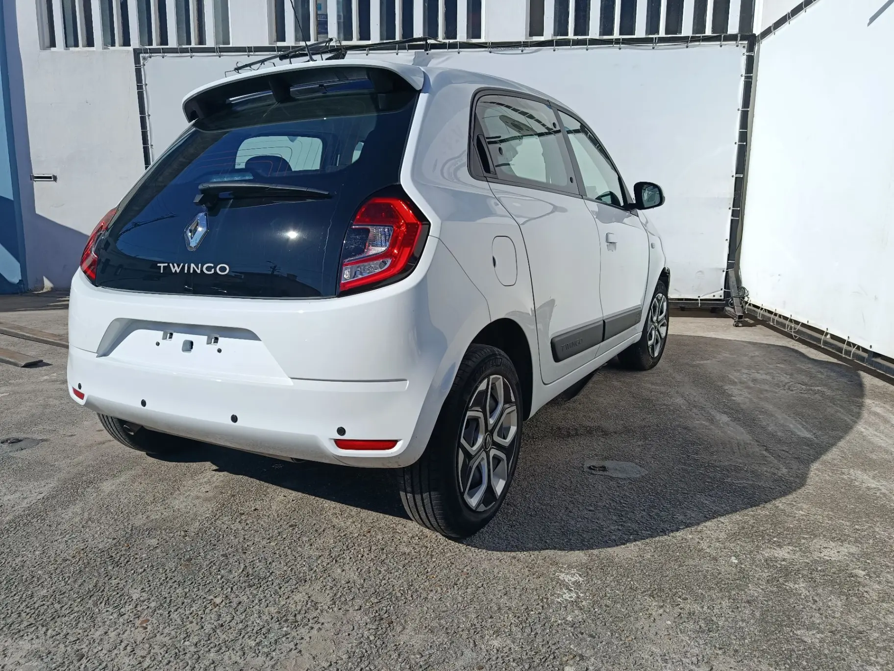 Twingo III  RENAULT Twingo III (BCM_) Imagem-2