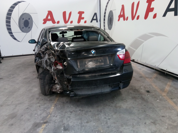 3  BMW 3 (E90) Imagem-1