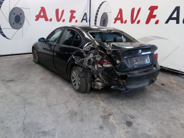 3  BMW 3 (E90) Imagem-2