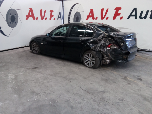 3  BMW 3 (E90) Imagem-3