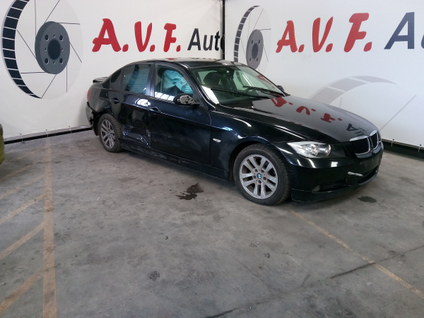 3  BMW 3 (E90) Imagem-6