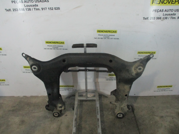 Subchasis delantero VOLKSWAGEN Passat (3B3)