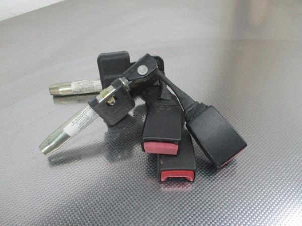 Hebilla de cinturón trasero izquierdo MERCEDES-BENZ Classe C (W203) Imagem-2