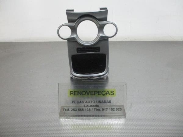 Moldura da consola central / rádio / aro FORD Fiesta VI (CB1, CCN)