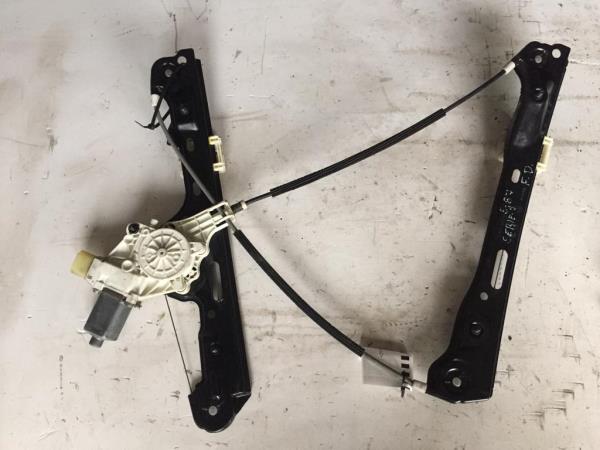 Elevador vidros frente direito BMW 1 (E87)