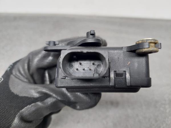 Motor del compuerta de la calefacción VOLKSWAGEN Passat (3B3) Imagem-3