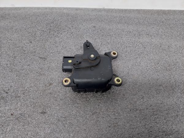 Motor del compuerta de la calefacción AUDI A4 (8D2, B5)