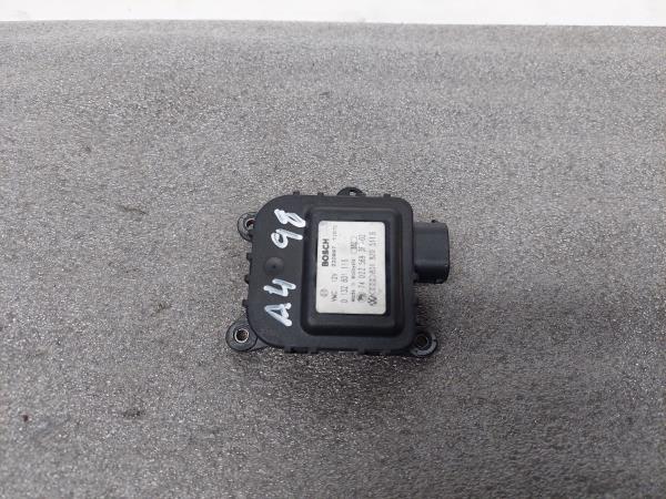 Motor del compuerta de la calefacción AUDI A4 (8D2, B5) Imagem-1