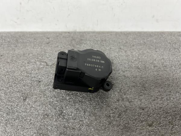 Motor del compuerta de la calefacción RENAULT Megane II (BM0/1_, CM0/1_)