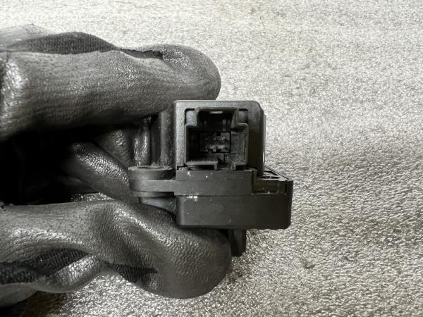 Motor del compuerta de la calefacción FORD Focus C-Max (DM2) Imagem-9