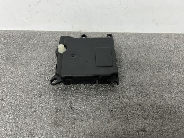 Motor del compuerta de la calefacción FORD Mondeo II (BAP) Imagem-1