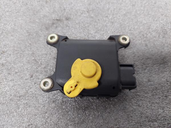Motor del compuerta de la calefacción AUDI A3 (8L1)
