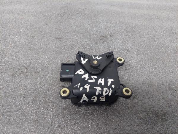 Motor del compuerta de la calefacción VOLKSWAGEN Passat (3B2) Imagem-1