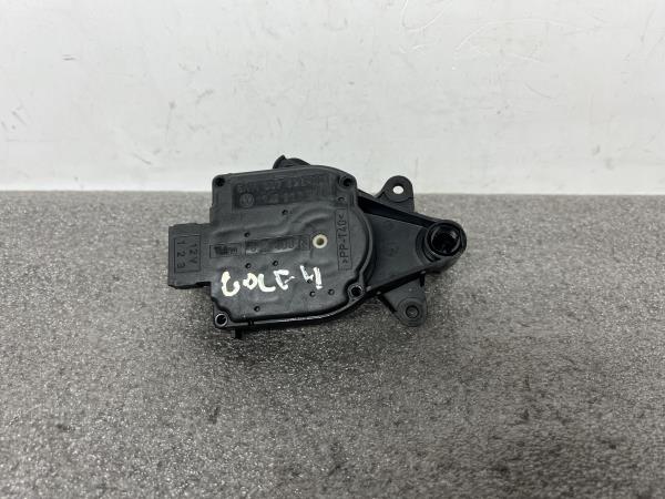 Motor del compuerta de la calefacción VOLKSWAGEN Golf IV (1J1)