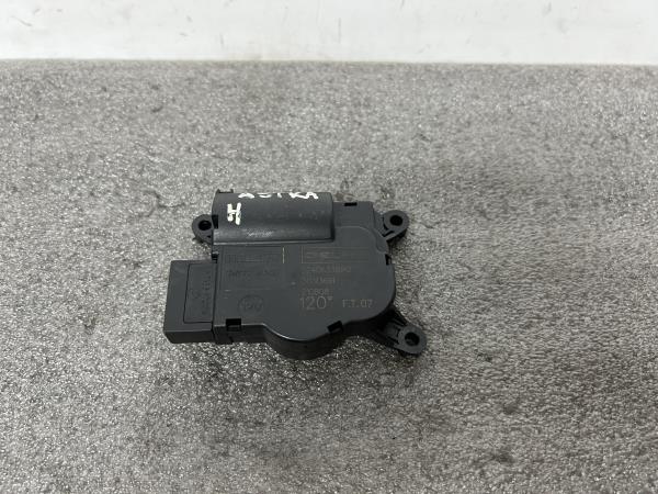 Motor del compuerta de la calefacción OPEL Astra H Hatchback (L48)