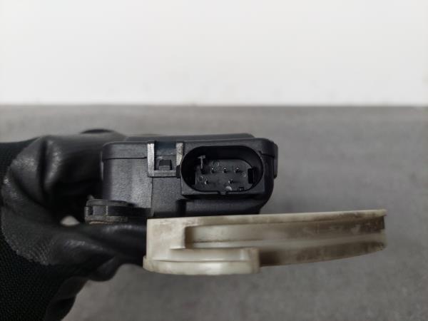 Motor del compuerta de la calefacción AUDI A4 (8D2, B5) Imagem-2