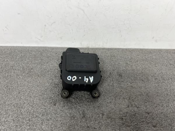 Motor del compuerta de la calefacción AUDI A4 (8D2, B5)