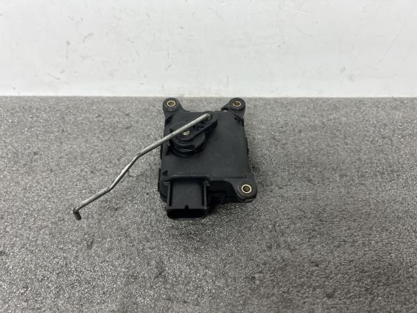 Motor del compuerta de la calefacción AUDI A6 (4B2, C5) Imagem-1