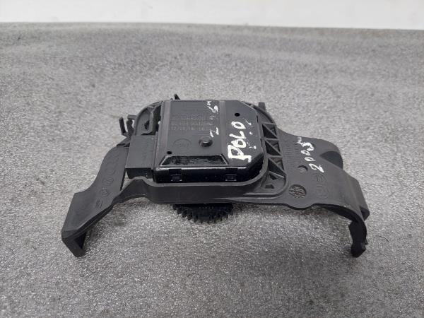 Motor del compuerta de la calefacción VOLKSWAGEN Polo (9N)