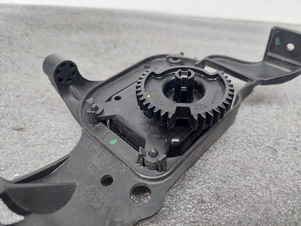 Motor del compuerta de la calefacción VOLKSWAGEN Polo (9N) Imagem-2