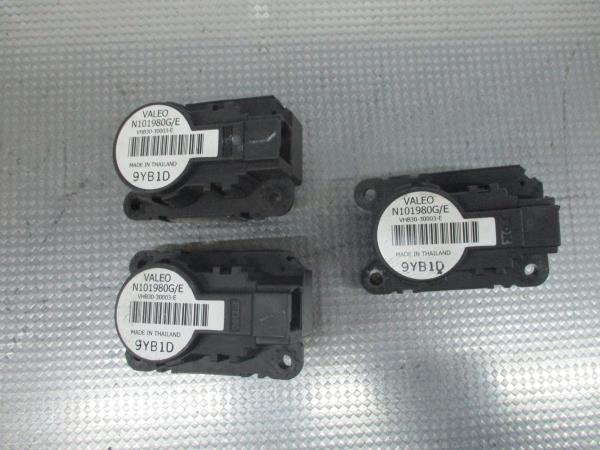 Motor del compuerta de la calefacción RENAULT Megane III (BZ0_) Imagem-1