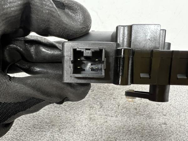 Motor del compuerta de la calefacción MITSUBISHI Carisma Hatchback (DA_) Imagem-2