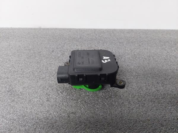 Motor del compuerta de la calefacción AUDI A3 (8L1)