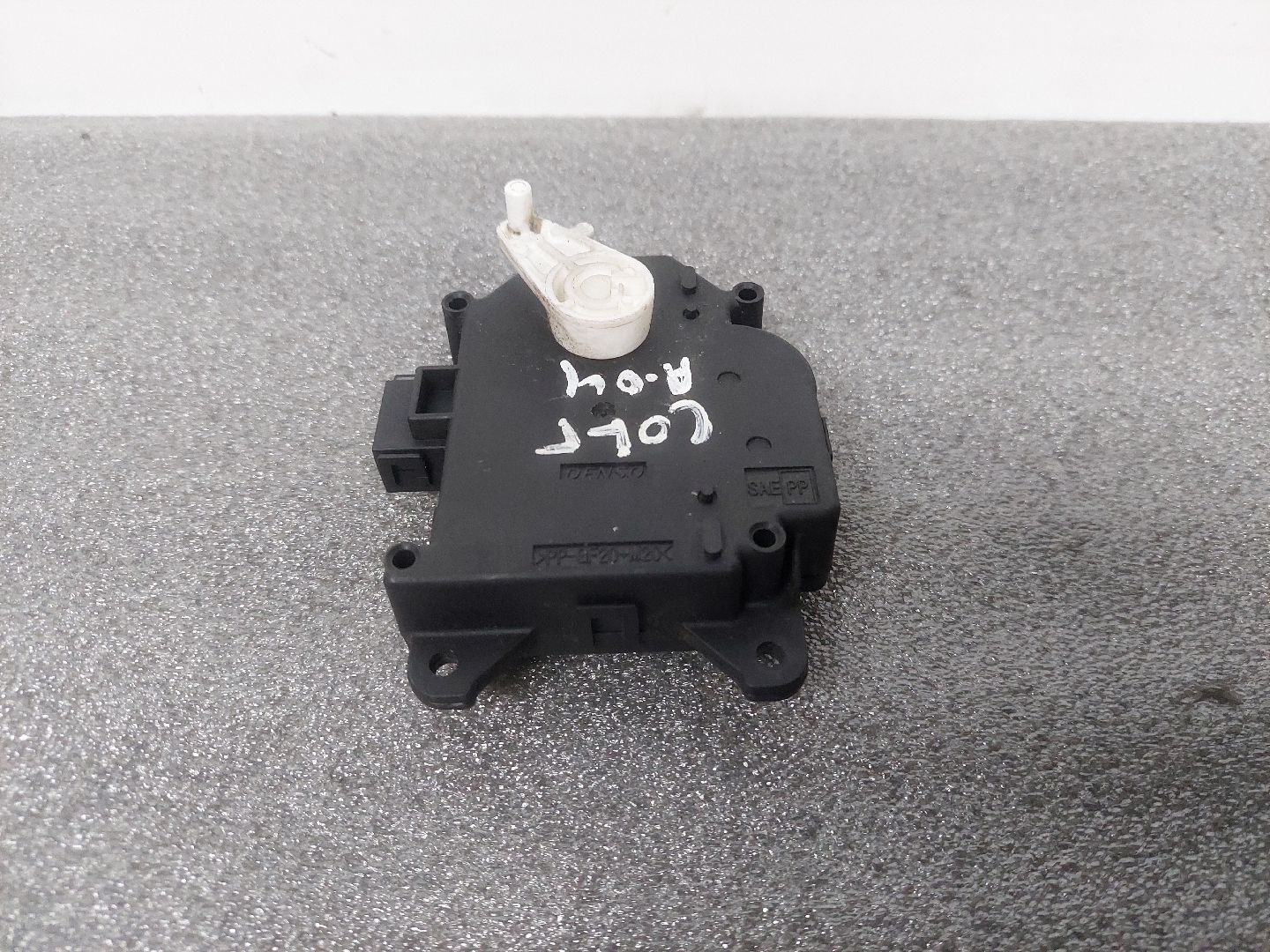 Motor del compuerta de la calefacción MITSUBISHI Colt VI (Z3_A, Z2_A) Imagem-1