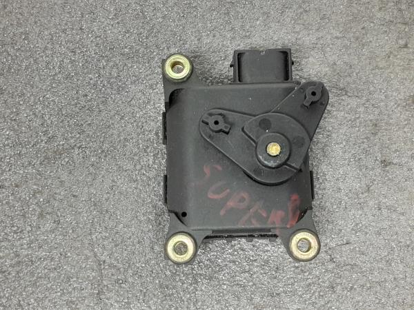 Motor del compuerta de la calefacción SKODA Superb I Sedan (3U4) Imagem-1