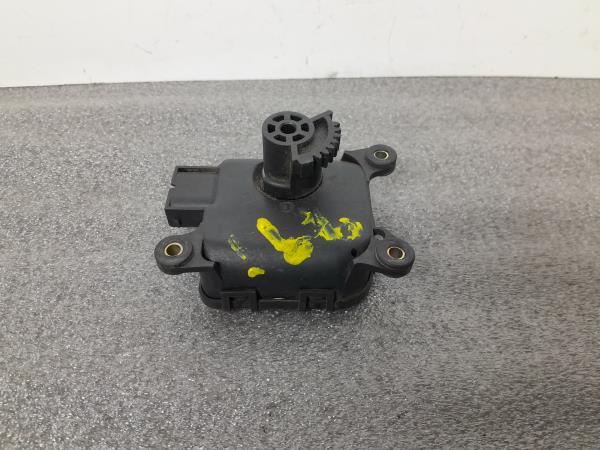 Motor del compuerta de la calefacción RENAULT Clio II (BB0/1/2_, CB0/1/2_) Imagem-1