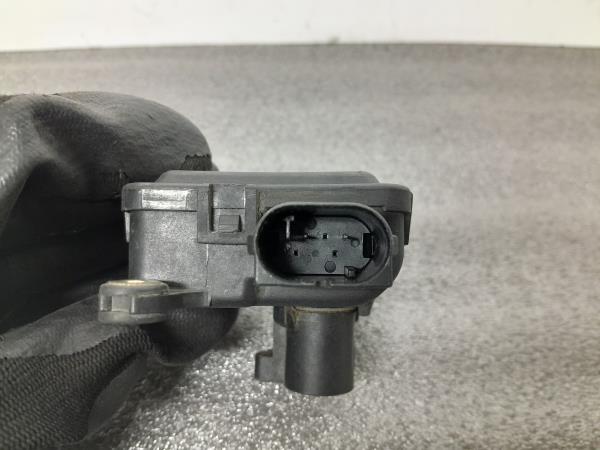 Motor del compuerta de la calefacción RENAULT Clio II (BB0/1/2_, CB0/1/2_) Imagem-2