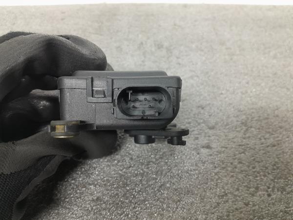 Motor del compuerta de la calefacción VOLKSWAGEN Passat (3B2) Imagem-2