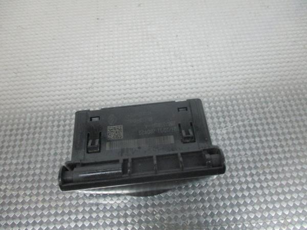 Interruptor / Botao RENAULT Megane III (BZ0_) Imagem-4