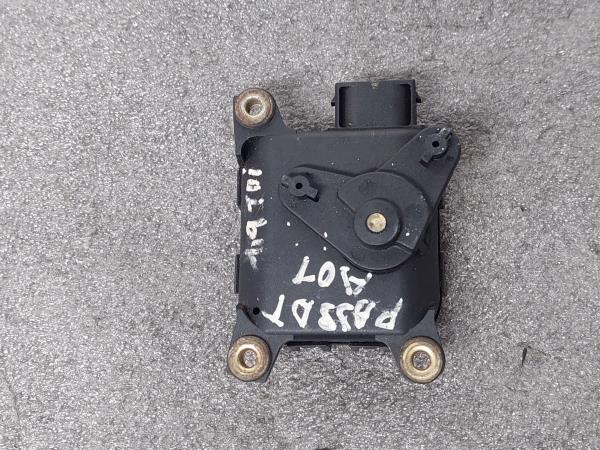 Motor del compuerta de la calefacción VOLKSWAGEN Passat (3B2) Imagem-1