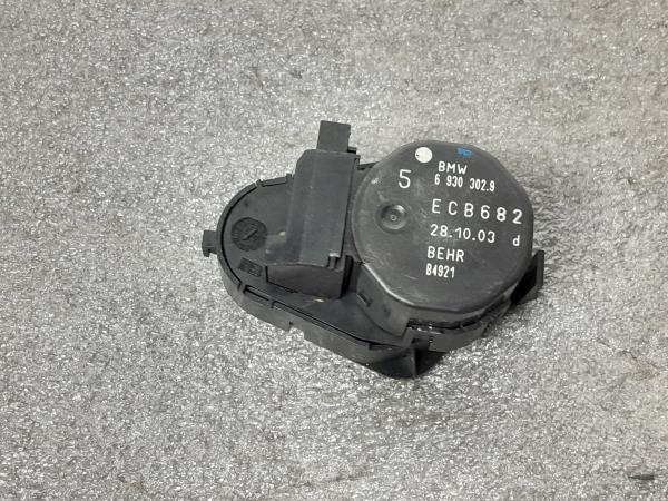 Motor del compuerta de la calefacción BMW 5 (E60)