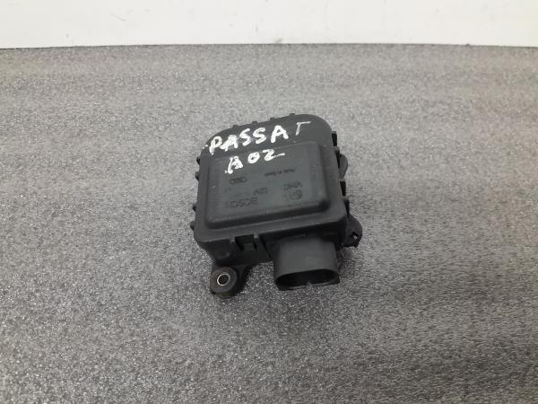 Motor del compuerta de la calefacción VOLKSWAGEN Passat (3B3)