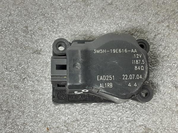Motor del compuerta de la calefacción FORD Focus C-Max (DM2)