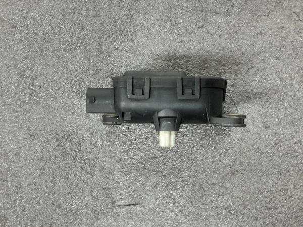 Motor del compuerta de la calefacción OPEL Astra G Caravan (F35_) Imagem-2