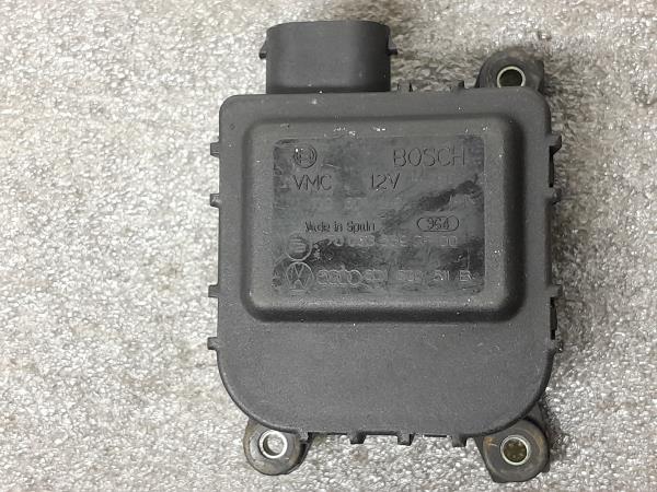 Motor del compuerta de la calefacción VOLKSWAGEN Passat (3B3)