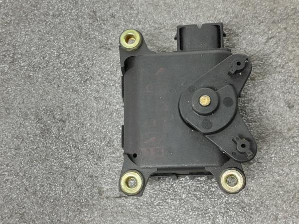 Motor del compuerta de la calefacción SKODA Superb I Sedan (3U4) Imagem-1