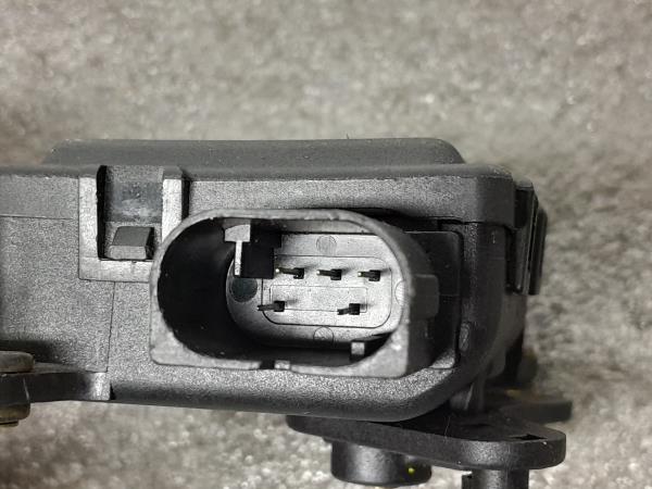 Motor del compuerta de la calefacción SKODA Superb I Sedan (3U4) Imagem-2