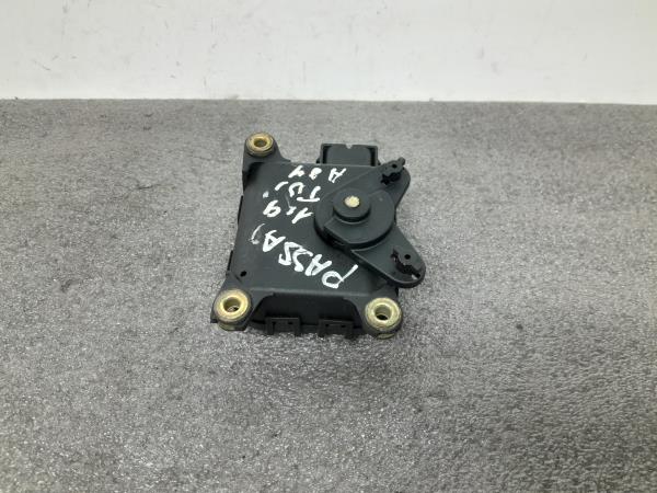 Motor del compuerta de la calefacción VOLKSWAGEN Passat (3B3) Imagem-1