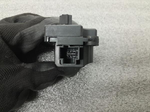 Motor del compuerta de la calefacción FORD Focus II (DA_) Imagem-2