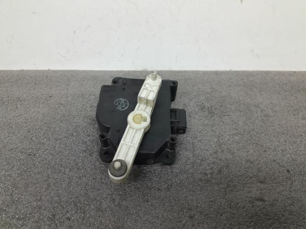 Motor del compuerta de la calefacción TOYOTA Prius Hatchback (_W3_) Imagem-1