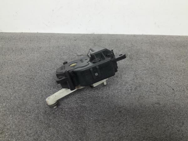 Motor del compuerta de la calefacción TOYOTA Prius Hatchback (_W3_) Imagem-2