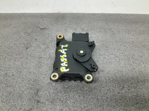 Motor del compuerta de la calefacción VOLKSWAGEN Passat (3B2) Imagem-1